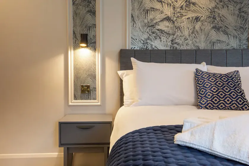 Luxury Large bedroom in the heart of Galway City - Image 1