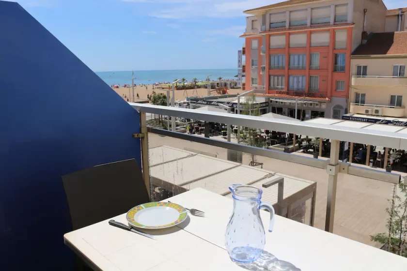 APARTMENT P2 SECOND FLOOR SEA VIEW NEAR THE BEACH - Image 1