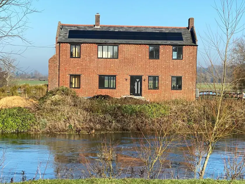 Meadow Cottage, Luxury Eco House, on River Island, sleeping 8 - Image 1
