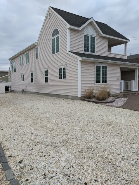 Spacious 8 Bedroom Beach House - Image 1