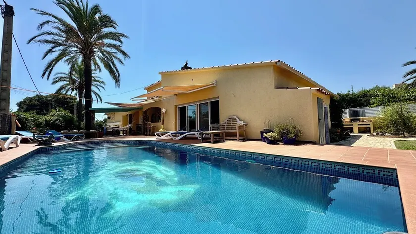 Villa Arte – Artistic Retreat with Pool & Garden in the Bay of Rosas - Image 1