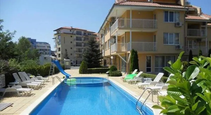 Comfortable 2 bedroom  fully futnished apartment with terrace. 5 min from beach! - Image 1
