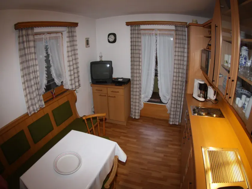 Ferienwohnung Nr. 1 für 1-2 Pers., ca. 40 m², Schlafzimmer, Wohnküche, Balkon, zusätzl. Schlafsofa - Image 1