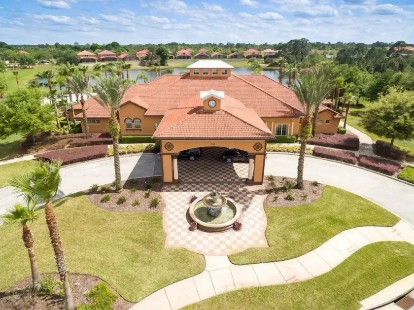 4 Bed Retreat Aviana - Image 1