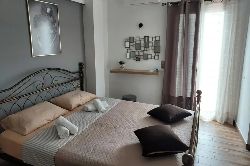 Apartment Sleeps 2 with Panoramic Views - Image 1