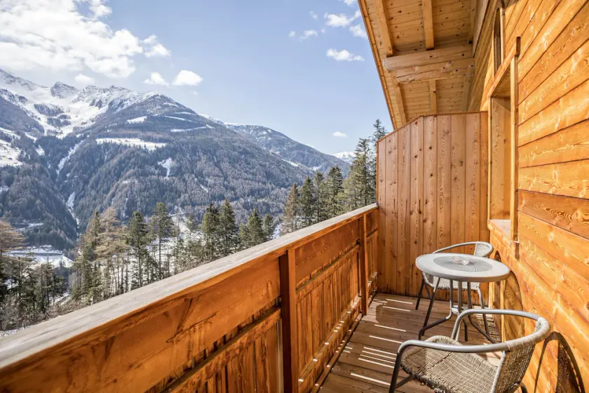Vacation Apartment \"Golserhof Kristall\" in the Ahrntal Valley with Mountain View - Image 1