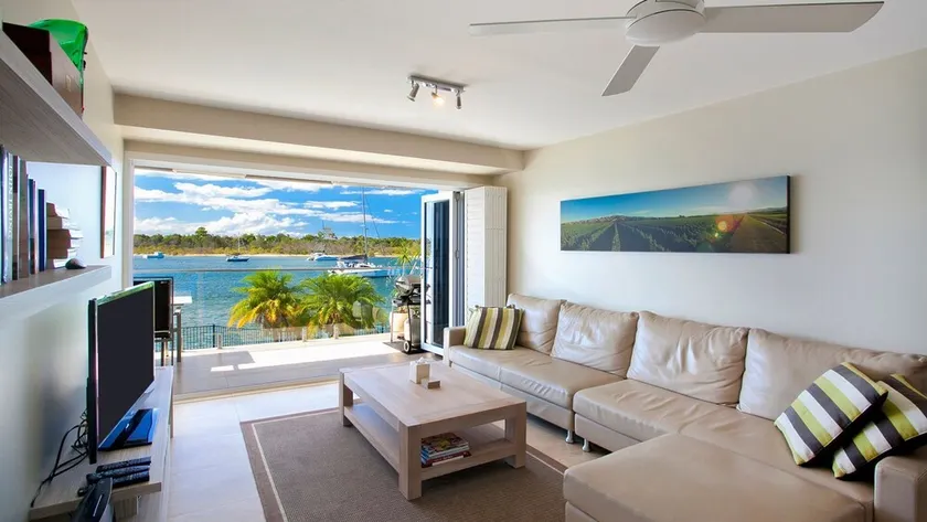 Commodore 1- Overlooking the picturesque Noosa River - Image 1