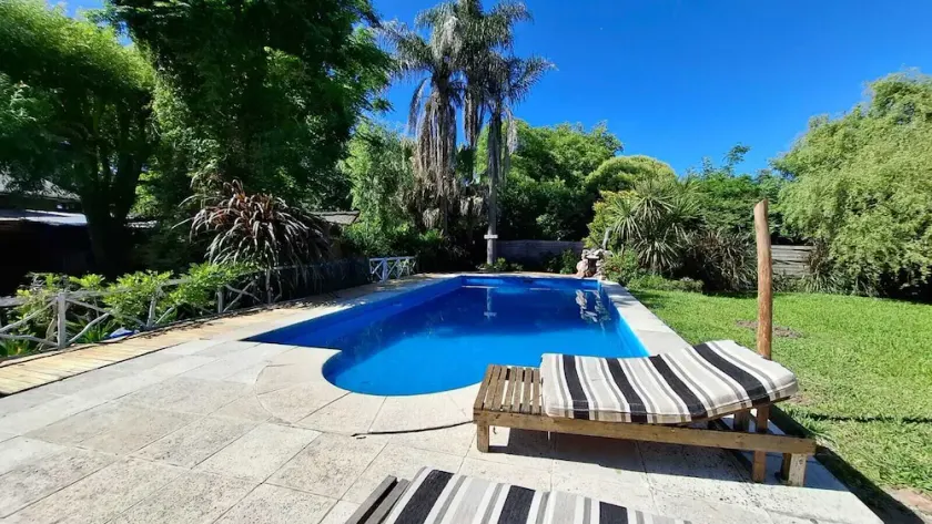 Casa de campo con piscina en barrio privado para 15 pasajeros (komplet) - Image 1