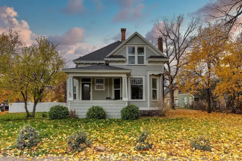 Beautifully updated 1920's Home near Downtown - Image 1