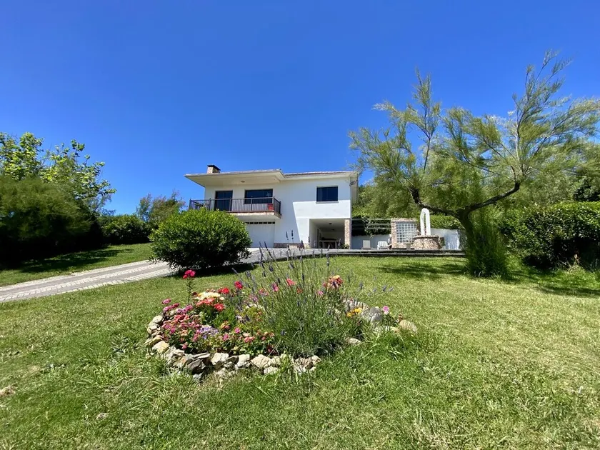 Stunning ocean views, Sunsets and just 30 seconds from the Beach! - Image 1