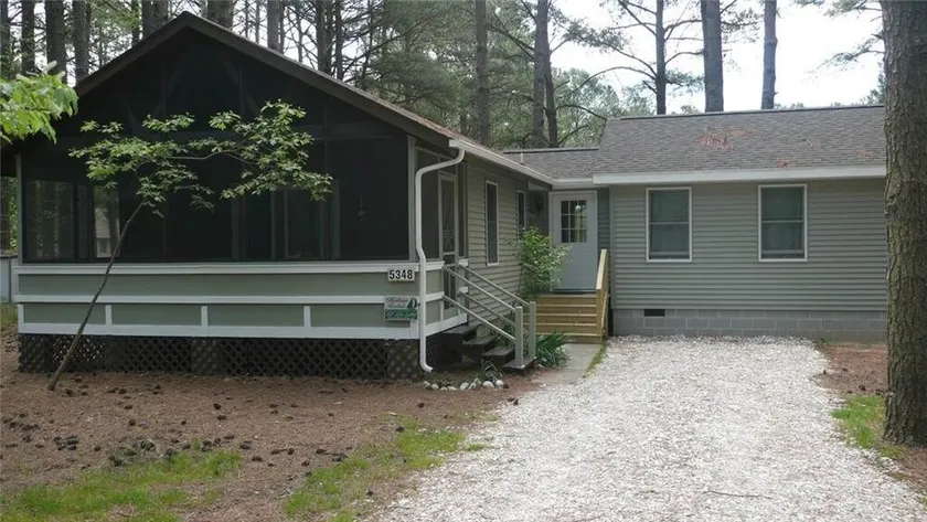 Kate's Cottage - Nice location, large screened  porch. NO LINENS & TOWELS - Image 1