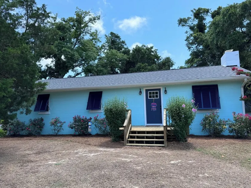 NEW 2024 in ground pool!! House near Emerald Isle - Image 1