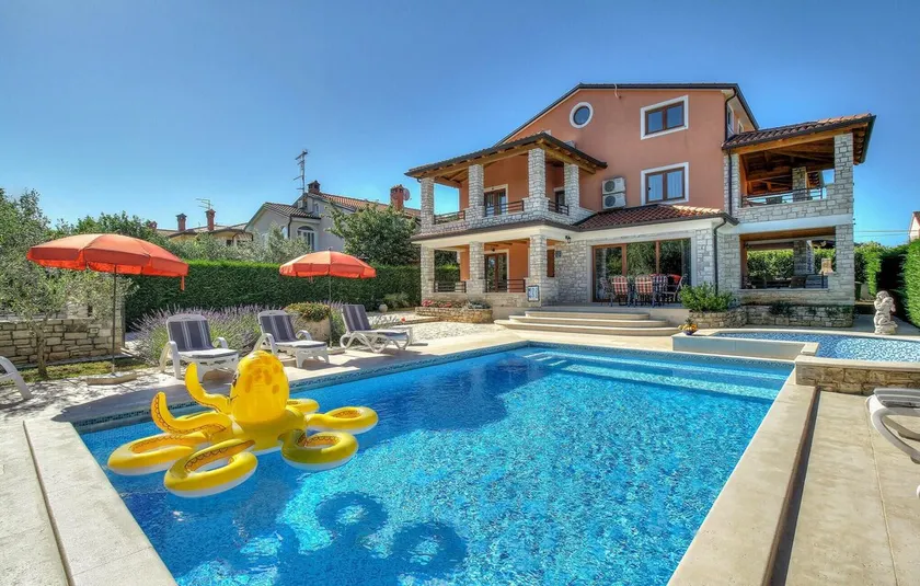 Cozy home in Buje with private swimming pool, can be inside or outside - Image 1