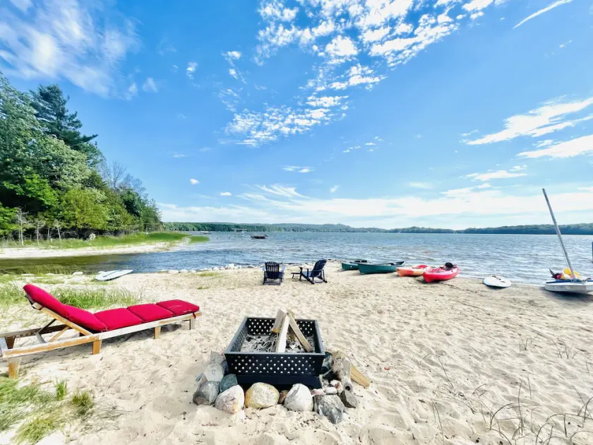 Lakefront Home med privat dock, privat strand, første gang udlejning - Image 1