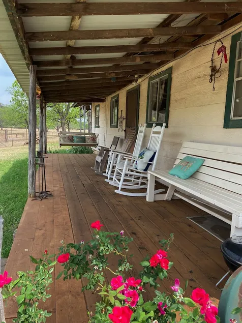 Cabin- 10 miles from Colorado Bend State Park<br> - Image 1