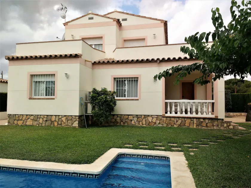 Beautiful Villa With Private Pool And Barbecue - Image 1