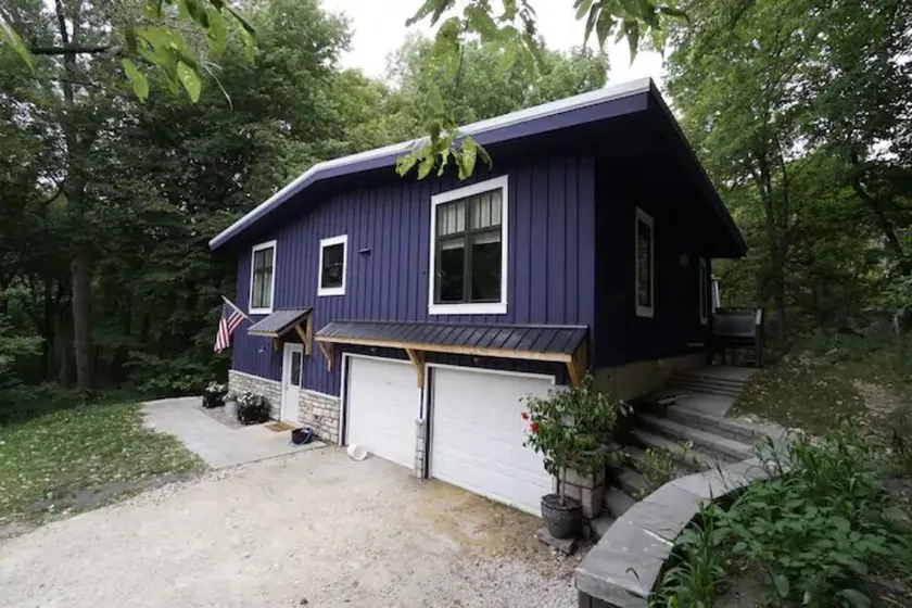 Stunning Wooded Retreat!  A River Runs Through It…Hot Tub-Arcade-Kayaks-Nature - Image 1