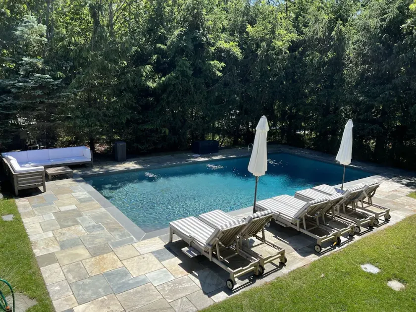 Hamptons home with heated pool.  - Image 1