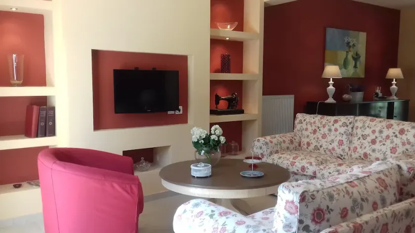 Sonia's cosy house on Kompitsi Hill - Image 1