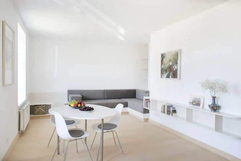Schickes Apartment in Denkmalgeschütztem Haus in Seenähe - Image 1