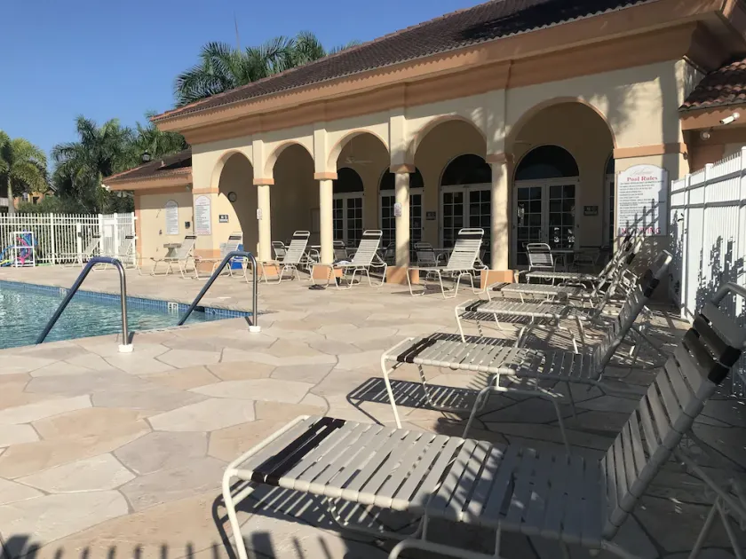 13 minutes to beach 3bed/2bath Condo - Image 1
