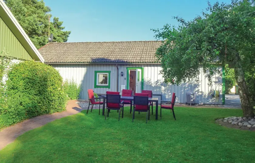 Smukt hjem i Höllviken med køkken - Image 1