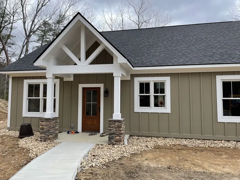Serenity, Waterfront Mountain Retreat - Image 1
