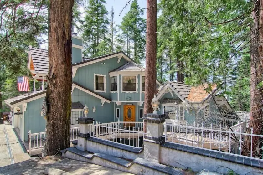 En ce qui concerne l'hébergement de montagne à Yosemite, il n'est pas plus luxueux que le Château Royal! ... - Image 1