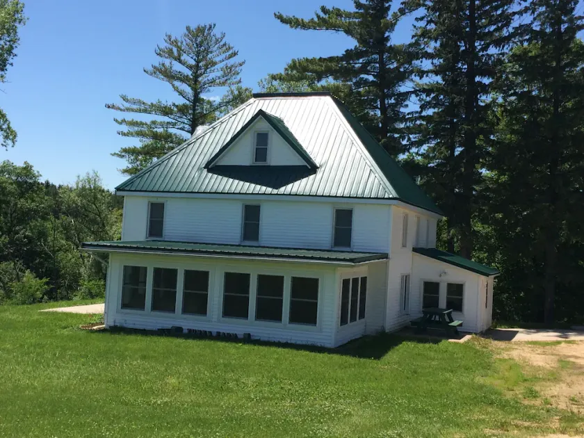 Shady Pines Retreat - Image 1