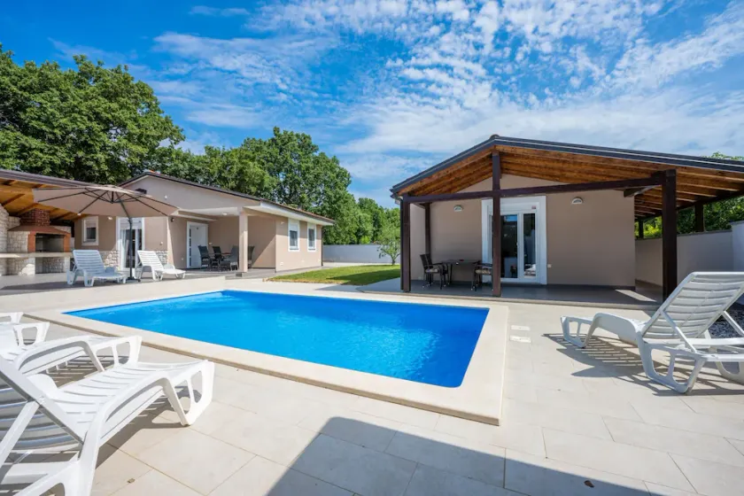 Trinetta - Modernes Haus mit Pool, BBQ,  Privatsphäre in ruhiger Lage - Image 1
