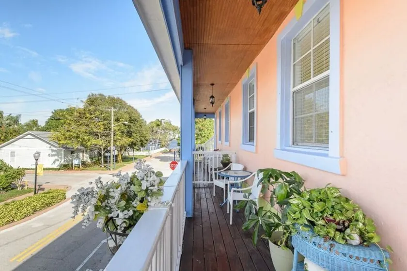 THE CARIBBEAN SUITE AT OLD COLORADO INN - Image 1