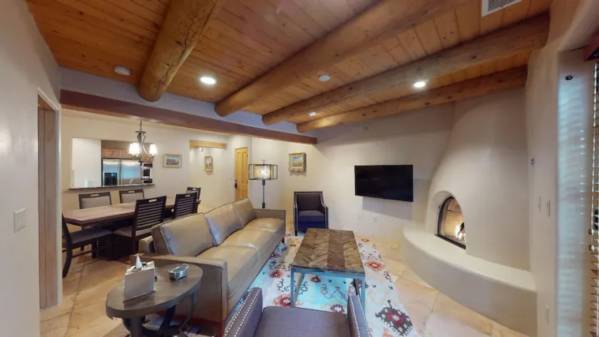 Corazon Condo Unit 11, 2 Bed/2 Bath, Luxury Style Condo - Image 1