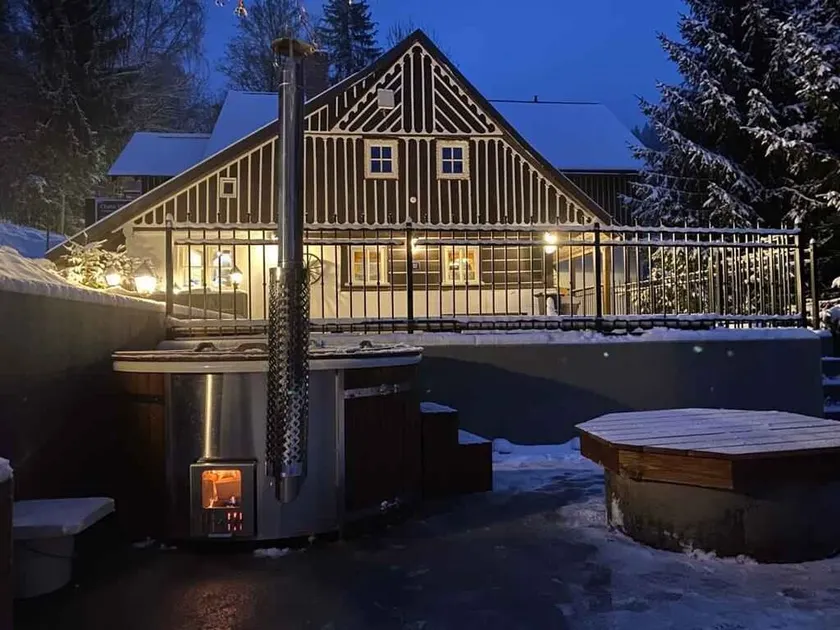 Casa vacanze baita di montagna con sauna a infrarossi e una vasca idromassaggio - Image 1