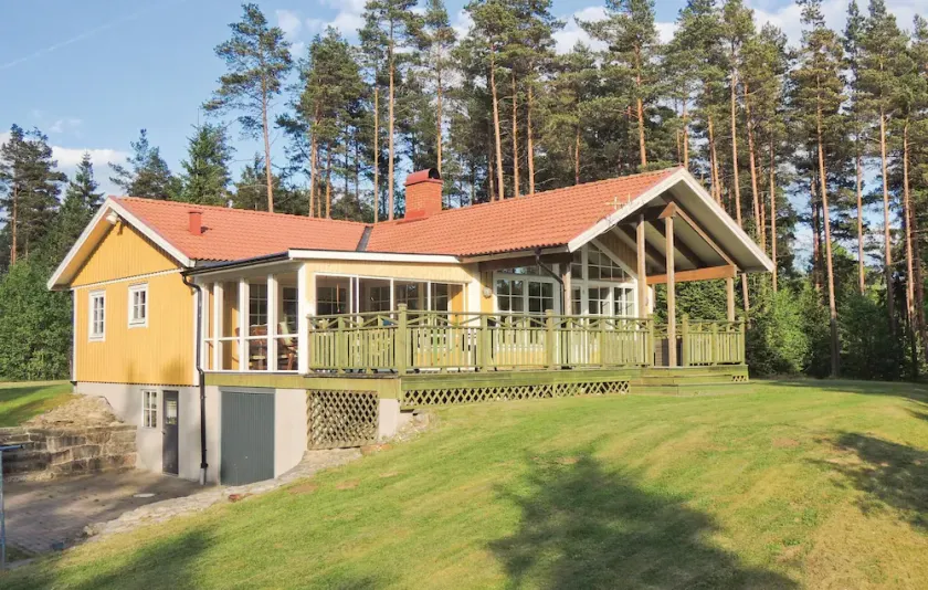 Stunning Home In Lidhult With Lake View - Image 1