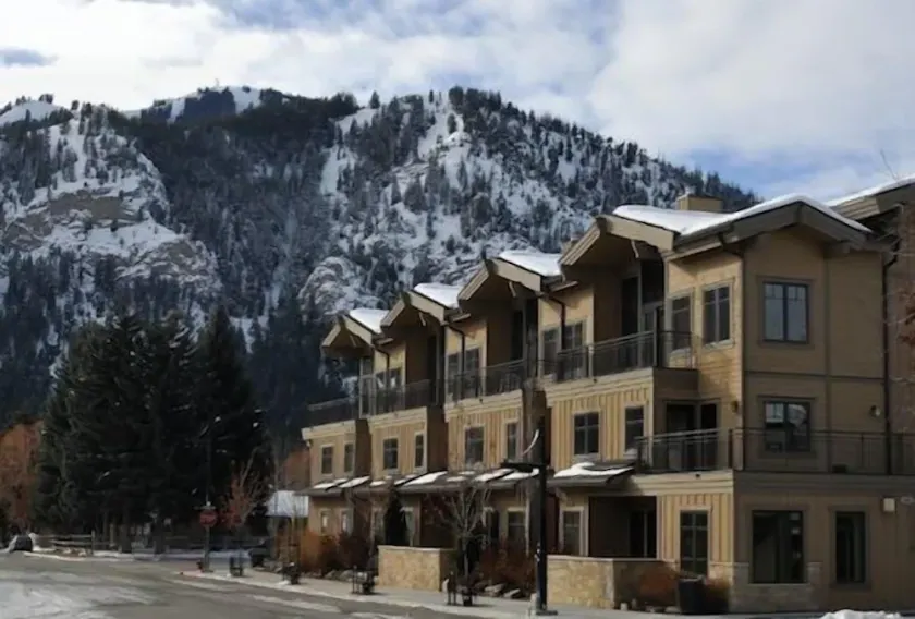 Condo fabuleux avec une vue magnifique au coeur de Ketchum - Image 1