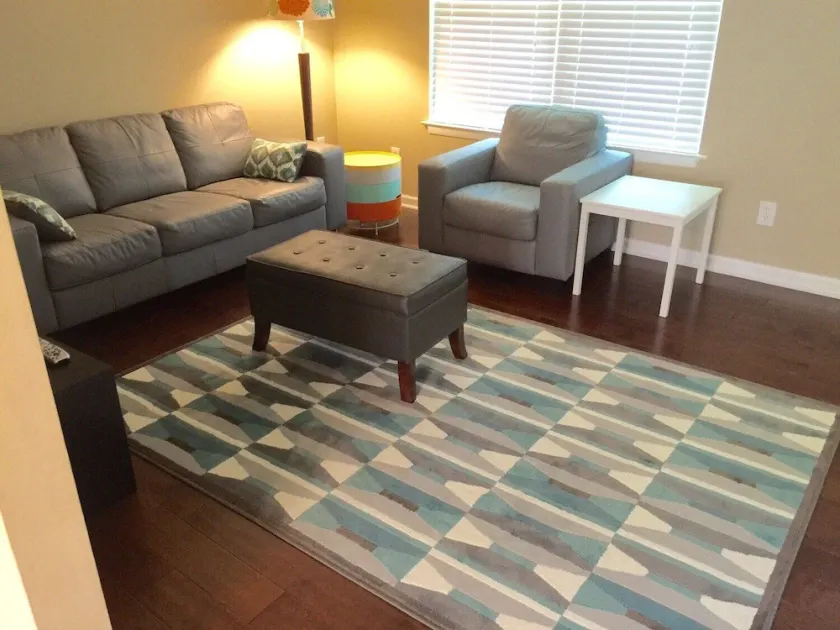 Thunderbolt Home | Clean & Comfortable | Close to Beach and Downtown - Image 1