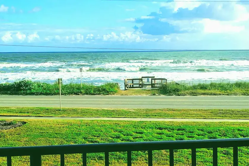 2/2 Oceanfront Retreat mit übergroßen privaten Balkon - Image 1