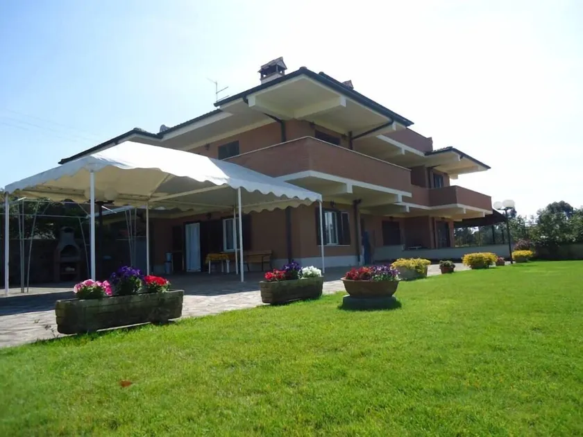 Pomezia: Villa in the countryside of Rome - fully eco-sustainable - Image 1