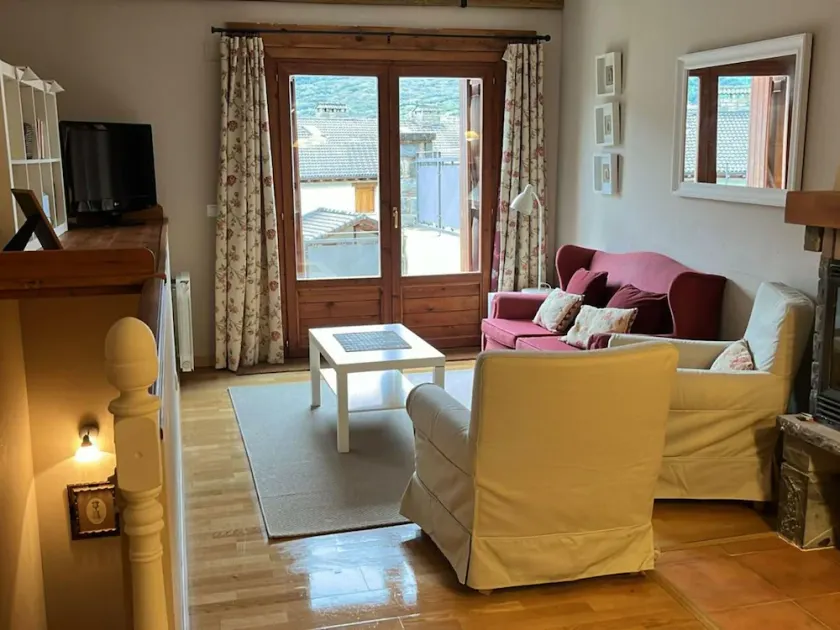 CASA EN VILLANUA - Image 1
