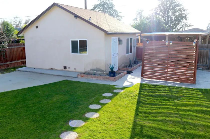Private Guesthouse with Patio, Minutes to Downtown - Image 1