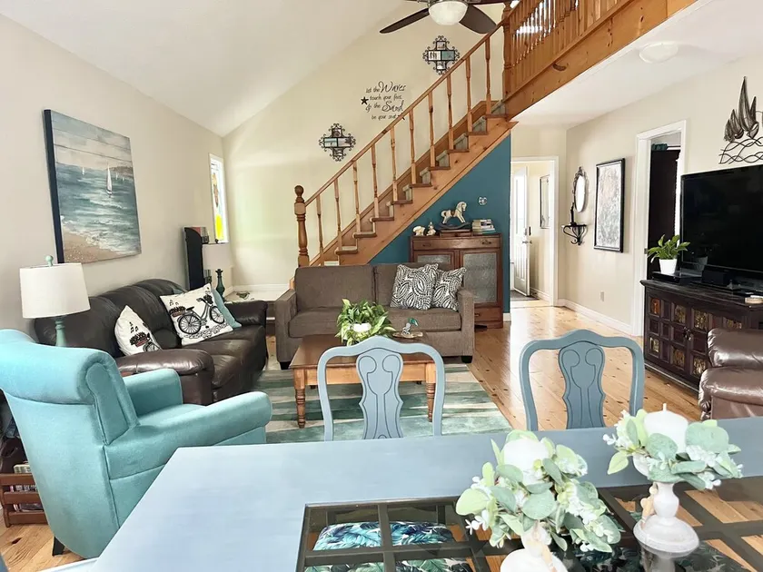 Crest Beach Lake House: 4-Season Getaway Between Bayfield and Grand Bend! - Image 1