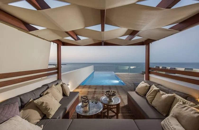 CELESTINE, beach front villa with roof top pool and spectacular views. - Image 1