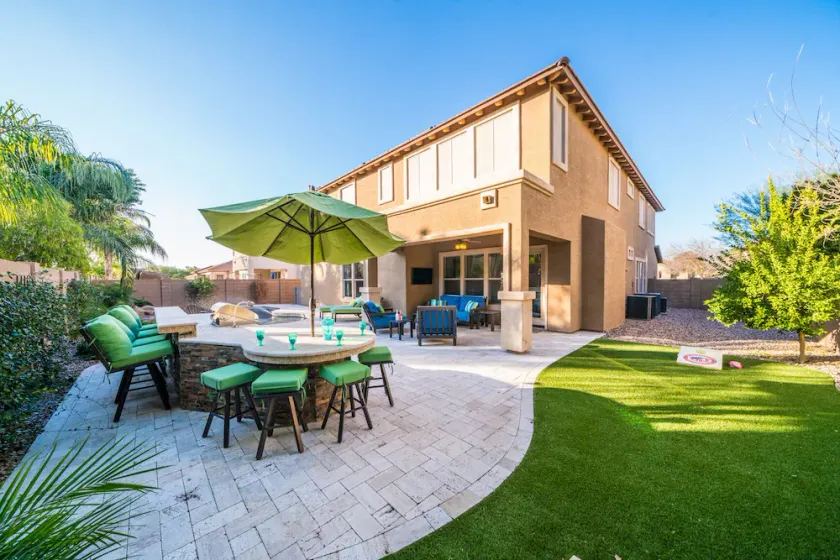 FAMILY FUN EMPORIUM!! Billiards, HEATED Pool, 2 Lofts!! Sleeps 18 Adults - Image 1