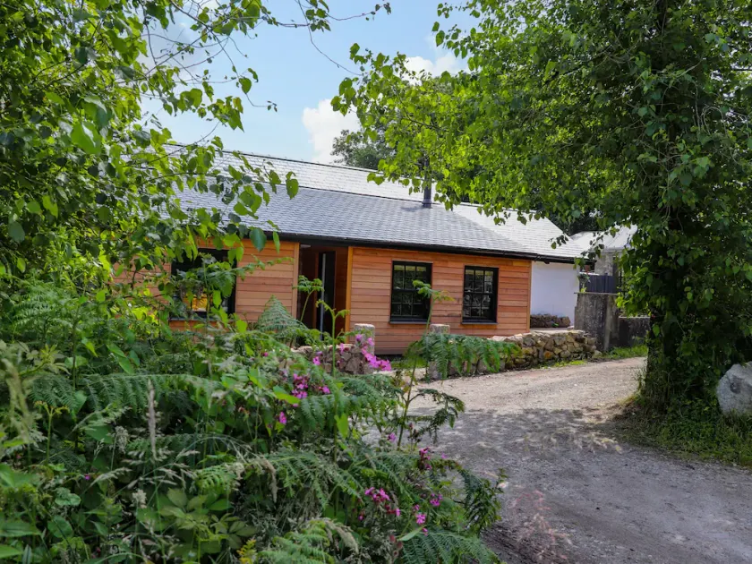 THE DAIRY, family friendly, character holiday cottage in Helston - Image 1