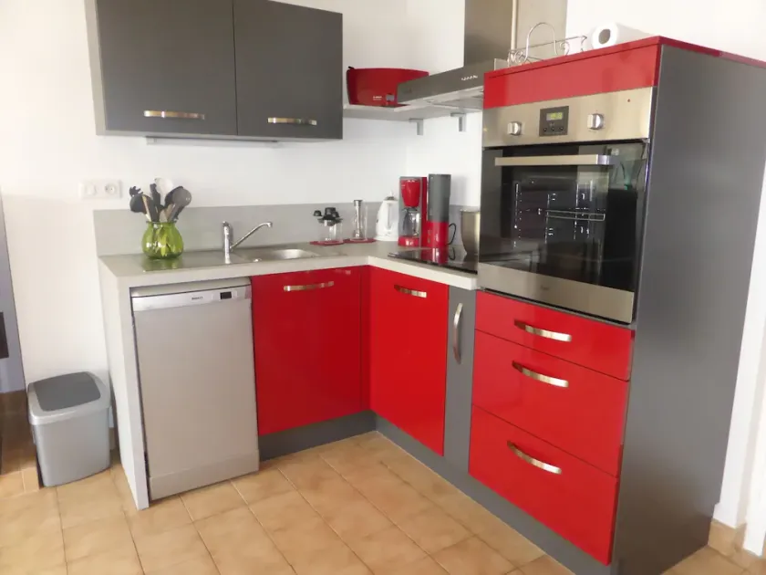 Fully renovated fisherman's cottage 5 minutes from the port - Image 1