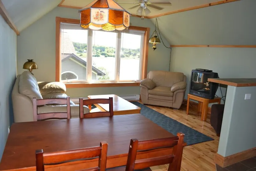 Pomquet Beach Cottages - Lindo loft acima da garagem - Image 1