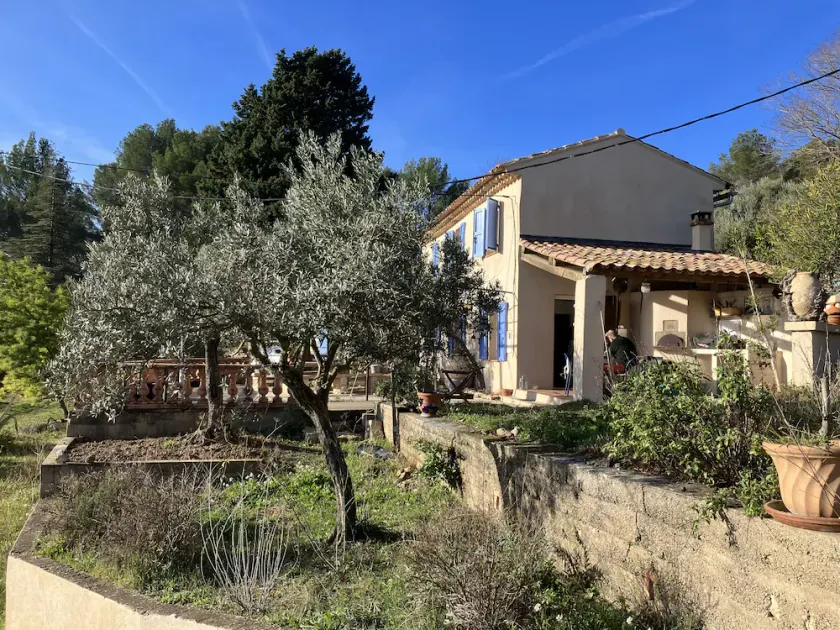 Charming country house in the Provencal countryside among vineyards and olive trees - Image 1
