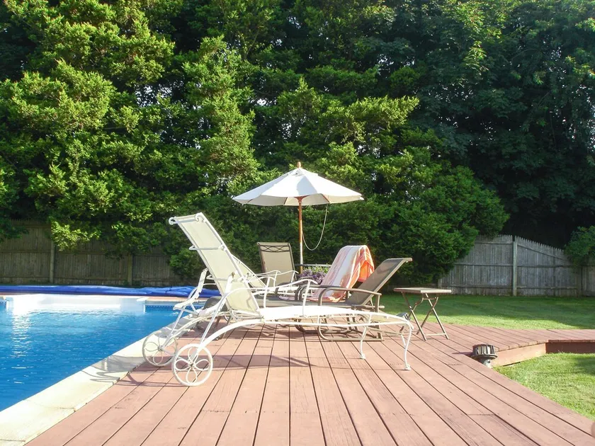 Schöne Southampton Village Ranch, beheizter SW-Pool, Wohnküche, großer Hof + Grill - Image 1