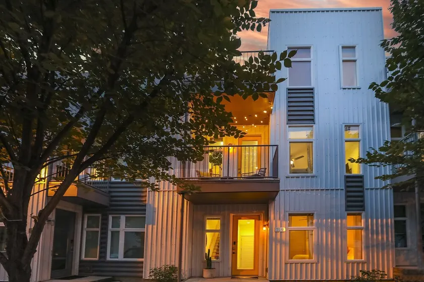 3BR East Nashville Townhome - 2 Decks - 5 Min to Titans Stadium - Image 1