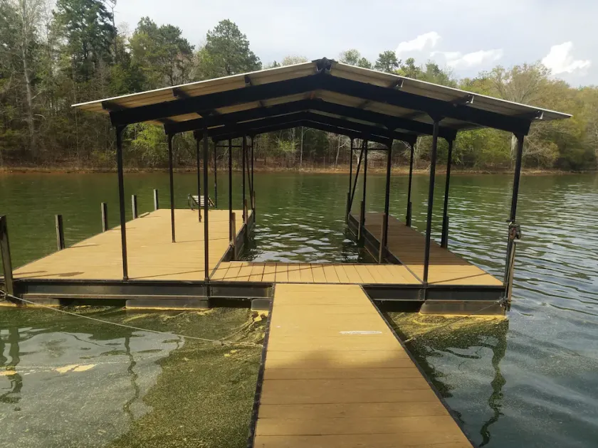 3-074 Songbird / Sleeps 6 / Private Covered Dock / WiFi / Pets Welcome Lakefront - Image 1